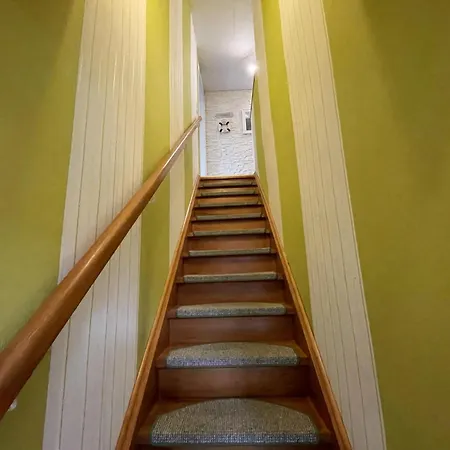 Kuhnert Apartment *